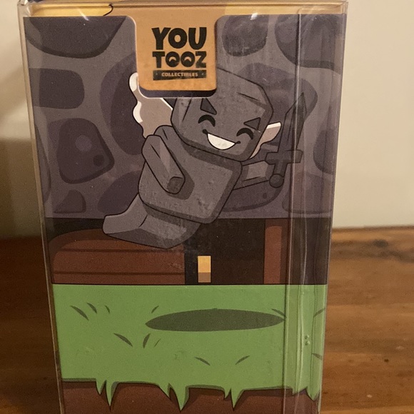 Dan TDM Vinyl Figure - Picture 8 of 12